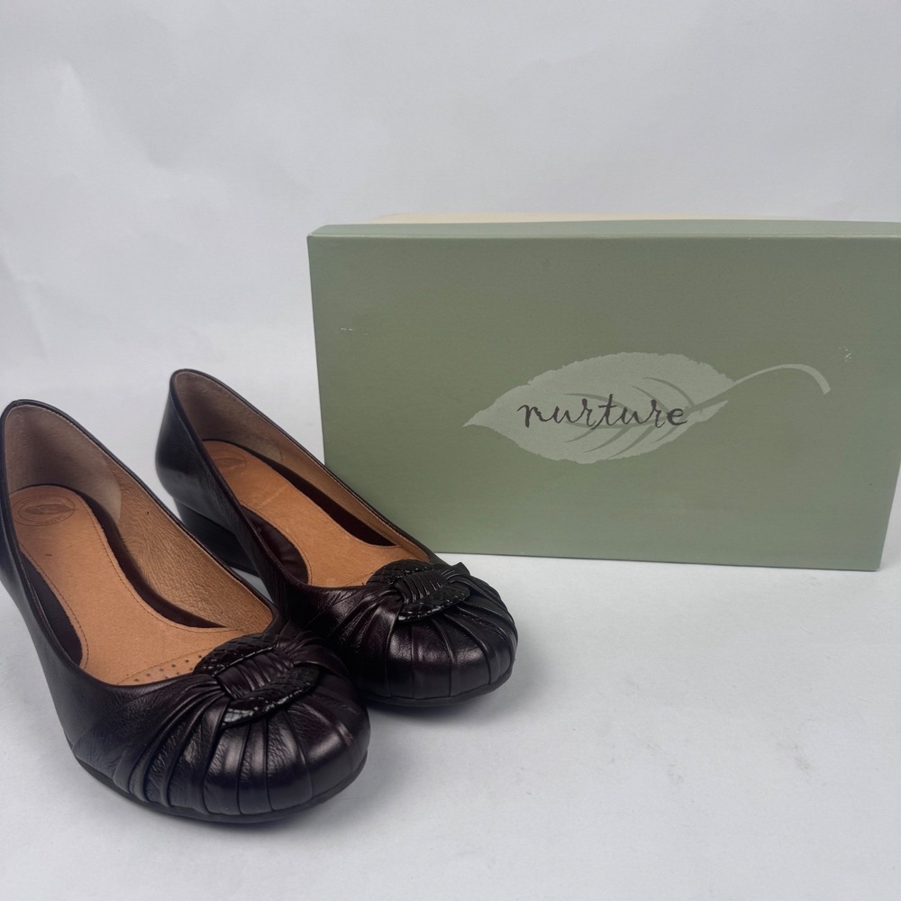 Nurture Women's 8 Hershey Brown Flats With Box